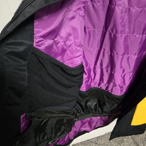 Oakley Women's Beaufort RC Insulated Women's Winter Jacket - Picture 8 of 10